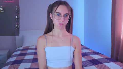 Yumi online show from 09/09/25, 05:18