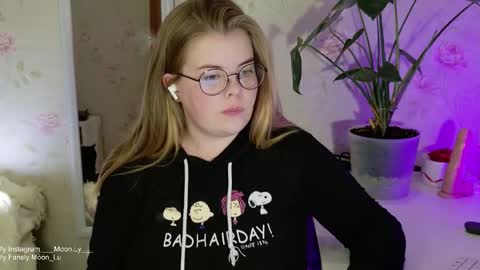 Polly online show from 09/28/25, 05:18