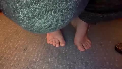 Snapshot of yummi_asian_feet chatting on 01/11/25, 11:45 Yummi online show from 01/11/25, 11:45