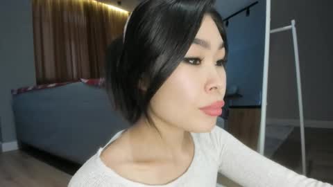 Yumi online show from 12/20/24, 04:20