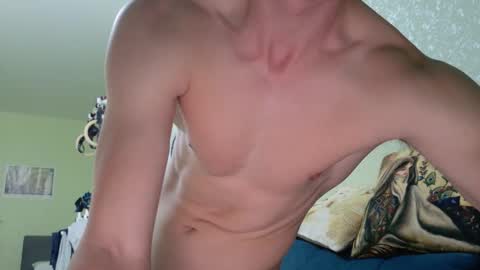 Snapshot of yummyalexxx chatting on 12/21/25, 04:58 Alex online show from 12/21/25, 04:58