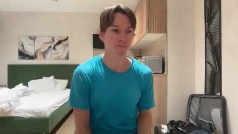 Snapshot of yummyalexxx chatting on 01/12/26, 04:18 Alex online show from 01/12/26, 04:18