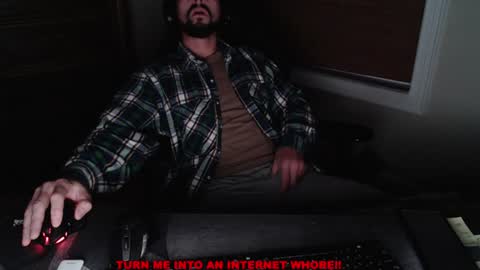 Snapshot of yummydickmilk chatting on 12/21/24, 09:12 yummydickmilk online show from 12/21/24, 09:12