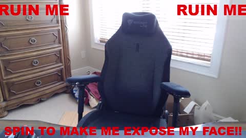 Snapshot of yummydickmilk chatting on 12/25/24, 03:49 yummydickmilk online show from 12/25/24, 03:49