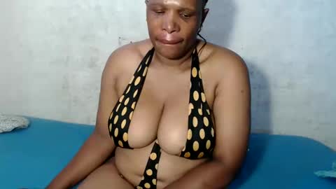 yummytittsxx online show from 01/28/25, 04:29