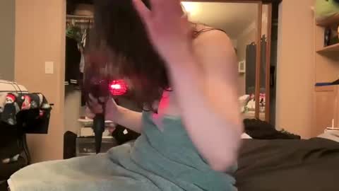 Snapshot of yummyybby chatting on 01/01/25, 04:50 yummyybby online show from 01/01/25, 04:50