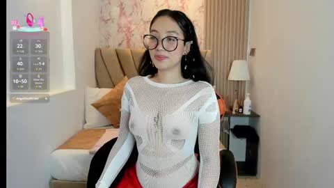 Snapshot of yuna__min chatting on 10/03/25, 08:50 Yuna  online show from 10/03/25, 08:50