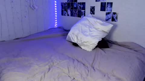 Snapshot of yunapeace chatting on 03/11/25, 02:51 Yuna online show from 03/11/25, 02:51