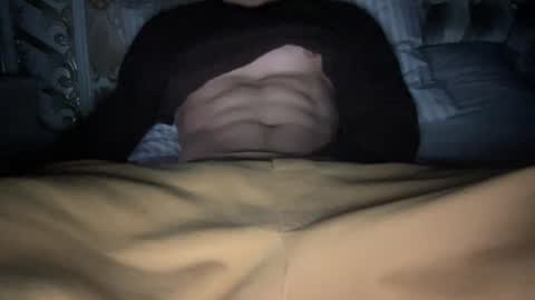 Snapshot of yungbull06 chatting on 01/05/25, 01:24 Yung Bull online show from 01/05/25, 01:24