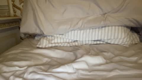 Snapshot of yungbull06 chatting on 02/09/25, 05:50 Yung Bull online show from 02/09/25, 05:50