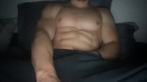 Snapshot of yungbull06 chatting on 09/15/25, 03:06 Yung Bull online show from 09/15/25, 03:06