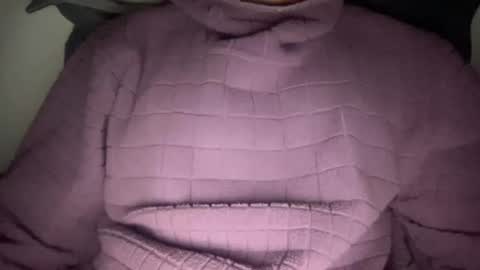 Snapshot of yungbull06 chatting on 09/28/25, 03:23 Yung Bull online show from 09/28/25, 03:23