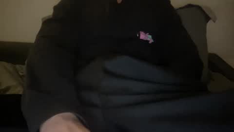 Snapshot of yungbull06 chatting on 10/16/25, 11:17 Yung Bull online show from 10/16/25, 11:17