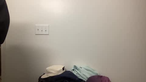 Snapshot of yungbull06 chatting on 03/11/26, 01:33 Yung Bull online show from 03/11/26, 01:33