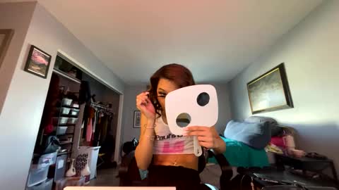 Snapshot of yungfemslut chatting on 09/11/25, 11:16 BbyTSSLut online show from 09/11/25, 11:16