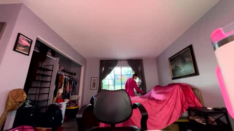 Snapshot of yungfemslut chatting on 09/24/25, 01:20 BbyTSSLut online show from 09/24/25, 01:20