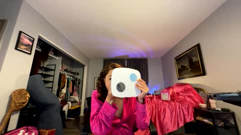 Snapshot of yungfemslut chatting on 09/25/25, 03:32 BbyTSSLut online show from 09/25/25, 03:32