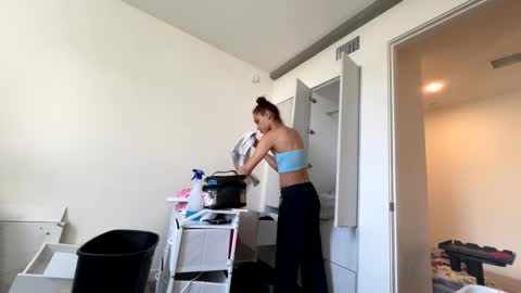 Snapshot of yungfemslut chatting on 10/02/25, 10:17 BbyTSSLut online show from 10/02/25, 10:17