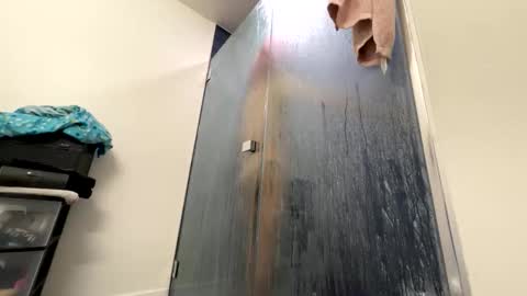 Snapshot of yungfemslut chatting on 11/18/25, 06:18 BbyTSSLut online show from 11/18/25, 06:18