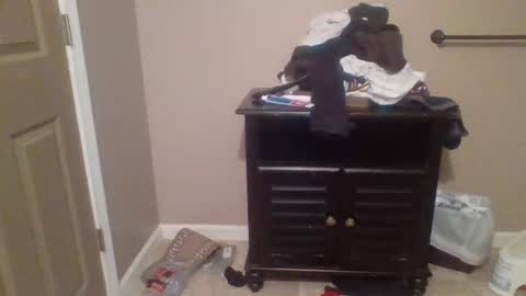 Snapshot of yungstallion10 chatting on 01/23/25, 03:26 Fire 0range kush online show from 01/23/25, 03:26