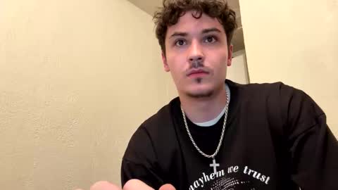 Snapshot of yungstudbev chatting on 10/11/25, 07:40 yungstudbev online show from 10/11/25, 07:40