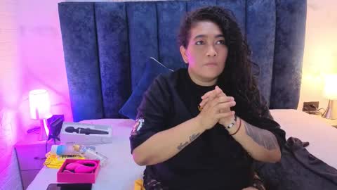 Snapshot of yunkeyc chatting on 11/16/25, 08:25 yunkeyc online show from 11/16/25, 08:25