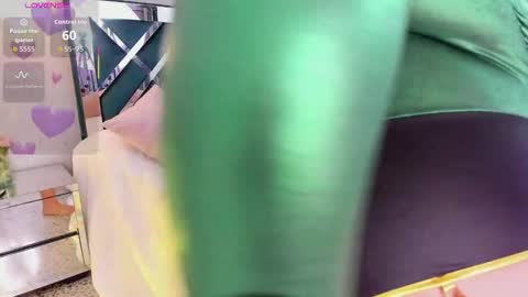 Yunna online show from 12/05/25, 03:48