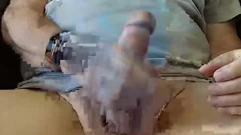 Snapshot of yuppers98 chatting on 11/23/25, 05:13 Yuppers98 online show from 11/23/25, 05:13