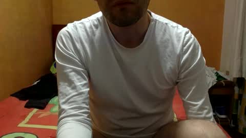 Snapshot of yuquiao chatting on 11/17/25, 01:44 yuquiao online show from 11/17/25, 01:44