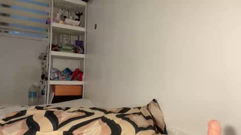 yuri online show from 11/23/25, 12:16