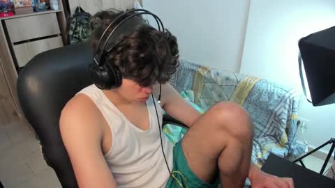 yurii_moody online show from 10/20/25, 05:57