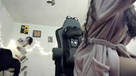 paola online show from 01/12/25, 10:33