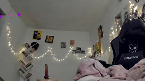 paola online show from 03/09/25, 01:04