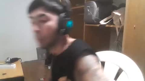 Yuumi online show from 10/14/25, 06:03