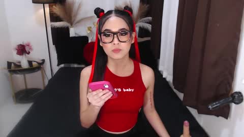 Snapshot of yvannasilva18 chatting on 12/18/24, 02:38 jai online show from 12/18/24, 02:38