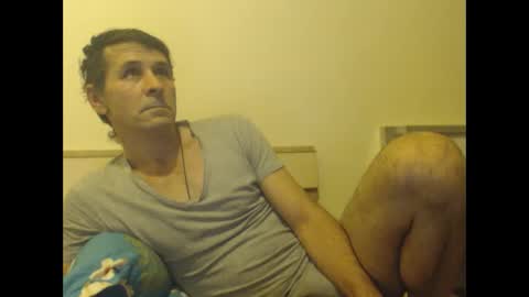 Snapshot of yvesstorm5 chatting on 02/14/25, 08:05 yvesstorm5 online show from 02/14/25, 08:05