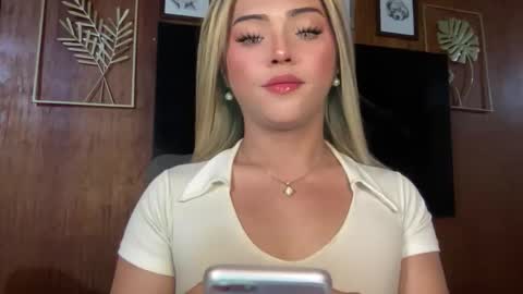 Snapshot of yvonne_guidotti chatting on 01/08/26, 06:10 Miss Cali online show from 01/08/26, 06:10