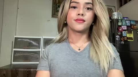 Snapshot of yvonne_guidotti chatting on 03/15/26, 09:32 Miss Cali online show from 03/15/26, 09:32