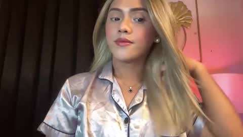 Snapshot of yvonne_guidotti chatting on 03/19/26, 07:12 Miss Cali online show from 03/19/26, 07:12