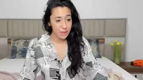 yvonnebabe online show from 12/05/24, 11:38