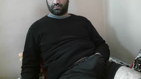 Snapshot of yxxtxxdentyk chatting on 02/12/26, 05:35 Bi BearXXX online show from 02/12/26, 05:35