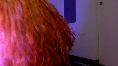 Snapshot of yyuckyy chatting on 10/06/25, 02:42 Yucky online show from 10/06/25, 02:42