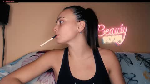 yzza_suave online show from 11/05/25, 02:06