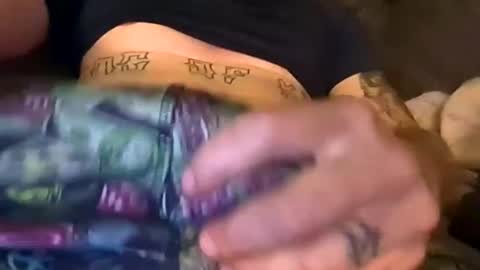 Snapshot of z13meanz chatting on 12/18/25, 12:22 z13meanz online show from 12/18/25, 12:22