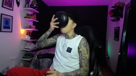 zac_muller1 online show from 11/18/25, 02:39