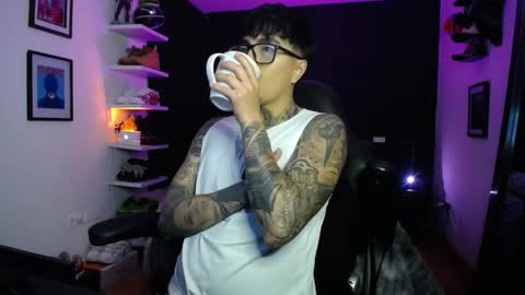 zac_muller1 online show from 12/16/25, 12:59