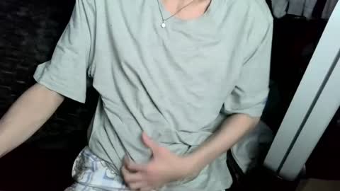 Snapshot of zacbro_99 chatting on 06/24/26, 01:37 zacbro_99 online show from 06/24/26, 01:37