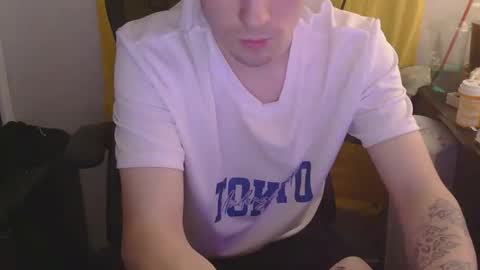 zachmcw25 online show from 05/17/26, 05:49