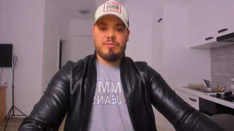 Snapshot of zackconnorsx chatting on 12/22/25, 07:11 Zack online show from 12/22/25, 07:11