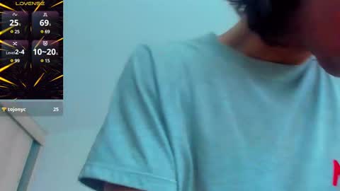 Snapshot of zackcum_ chatting on 03/03/25, 01:42 for you Zack online show from 03/03/25, 01:42